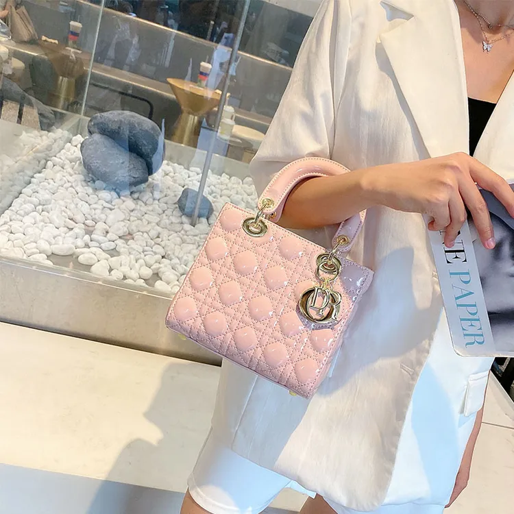 轻奢漆皮菱格戴妃包斜挎包手提单肩包时尚气质真皮包包女2025新款