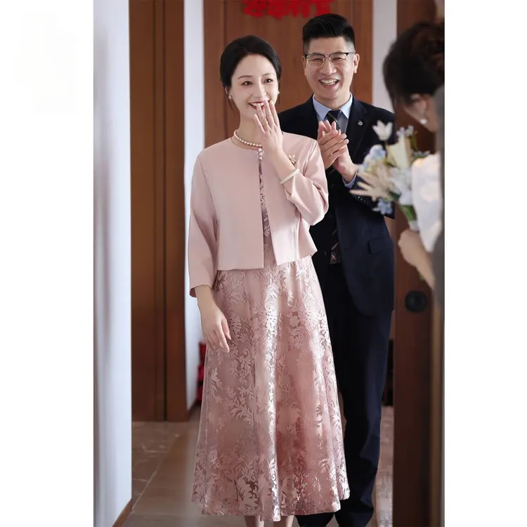 高端妈妈装婚宴礼服两件套女2025新款喜婆婆敬酒服连衣裙平时可穿