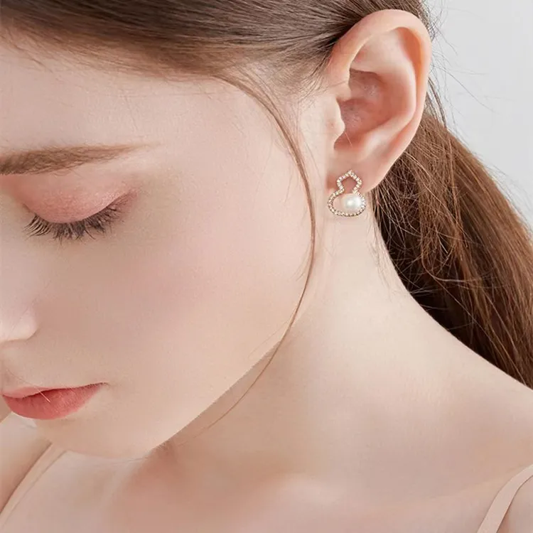 合金锆石耳饰 2025年新款爆红高级葫芦珍珠耳钉耳饰简约精致小众