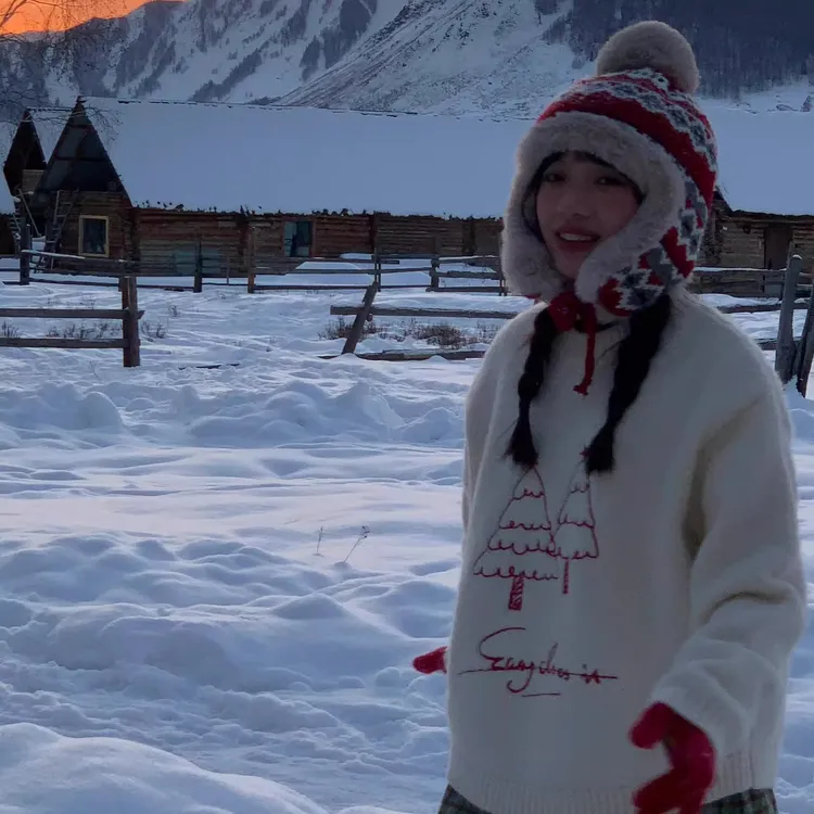 「北岛」新年圣诞显瘦红色插肩袖刺绣毛衣女冬季新款保暖宽松上衣