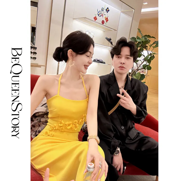 余潇潇【沙漠之花】2025优雅双层针织乱麻挂脖修身连衣裙