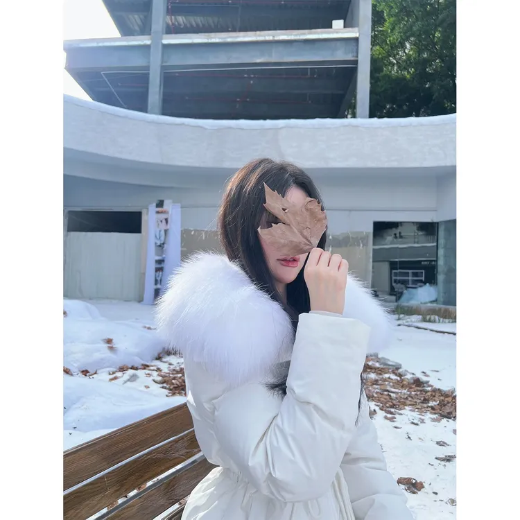 熊熊屋【冬日宠儿】高充绒量220g羽绒服 黑色日本银狐 白色貉子毛