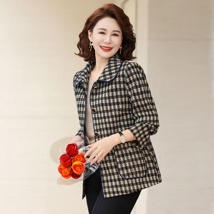 春秋款中老年人妈妈装格子外套高档洋气奶奶装宽松大码翻领上衣