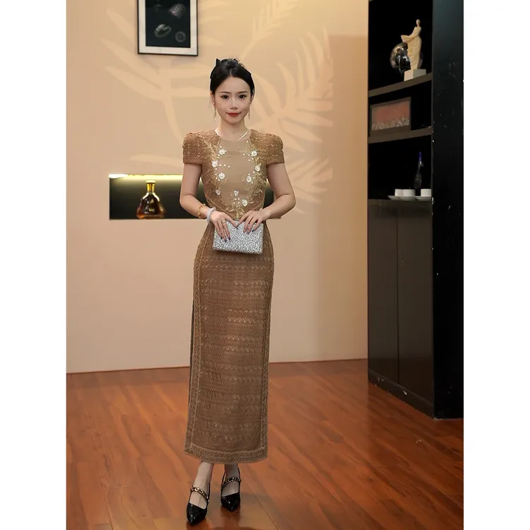 3366越南小众设计刺绣钉珠蕾丝花边新中式高开叉旗袍连衣长裙