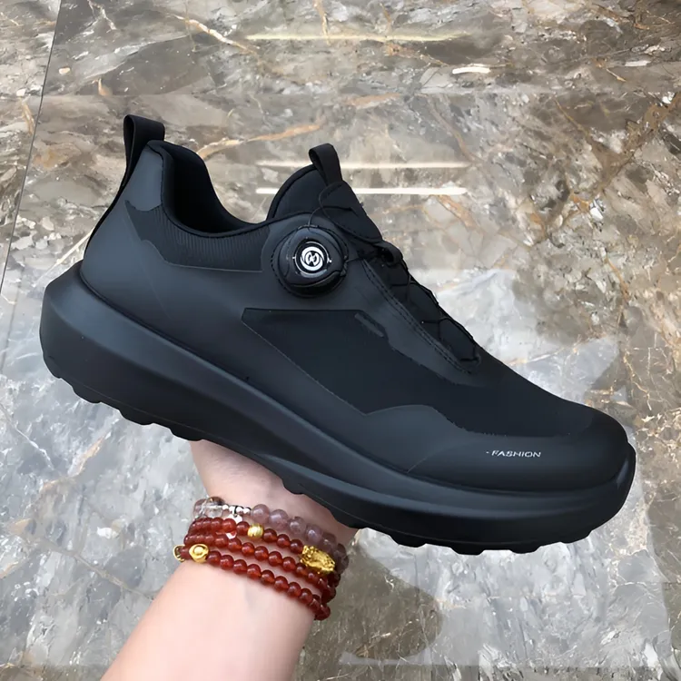 春季新款时尚旋转扣休闲鞋男鞋厚底轻质舒适黑色百搭户外运动鞋潮