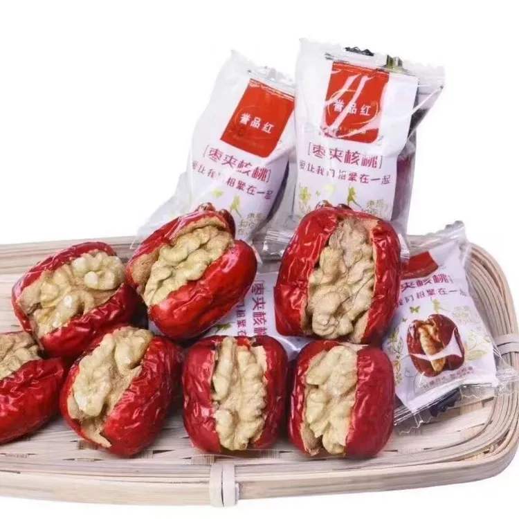 新疆特产枣夹核桃独立包装营养健康休闲零食