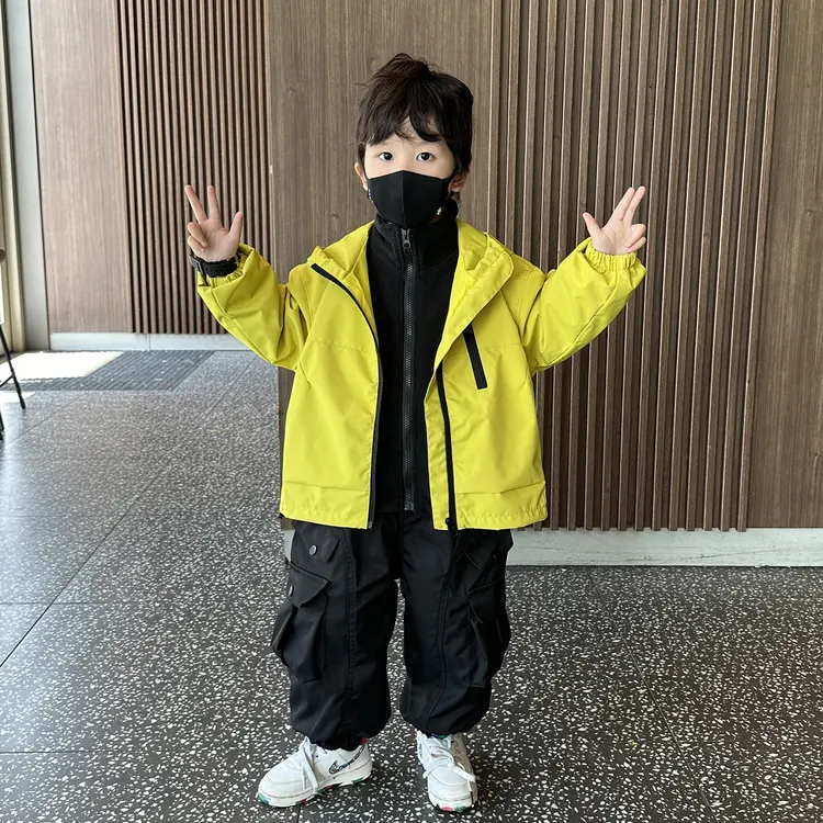 儿童冲锋衣2025新款男童春秋外套风衣潮酷帅气男孩秋冬季户外上衣