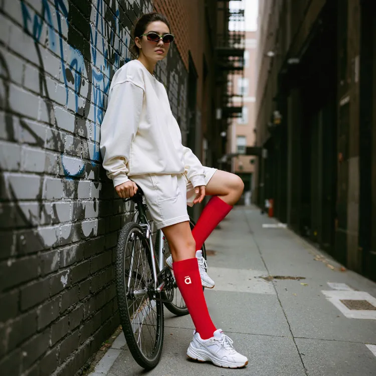 alloy时尚运动休闲长筒袜红色跑步中筒袜蓝色压缩骑行袜户外健身