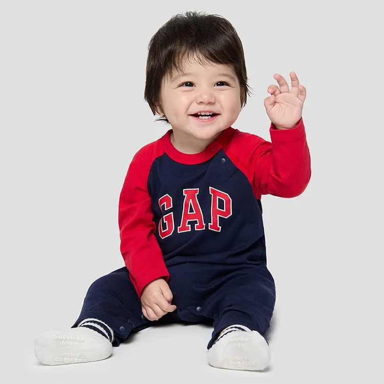 Gap婴儿童装2025秋季新款纯棉logo小熊印花宝宝连体衣805354