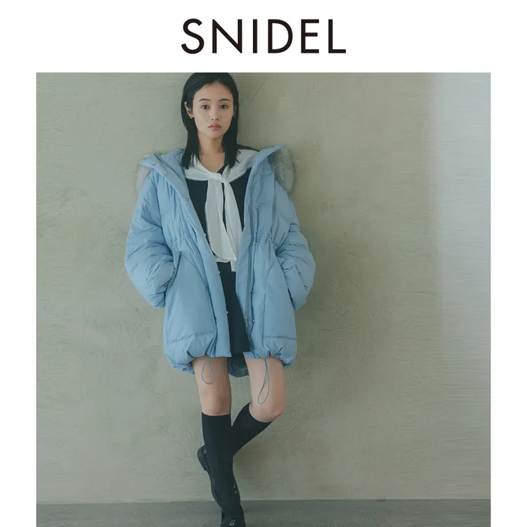 SNIDEL2025秋冬新款日系毛领连帽收腰羽绒服SWFC255304