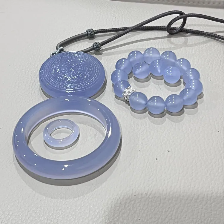 天然正品玛瑙玉髓显白冰蓝轻奢玉手镯正圈送女朋友礼物多样性发一