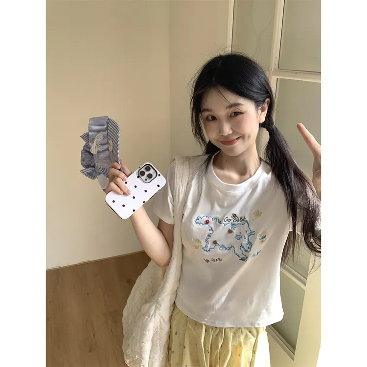 辣妹风正肩刺绣猫咪短袖T恤女2025夏季新款修身显瘦时尚百搭上衣