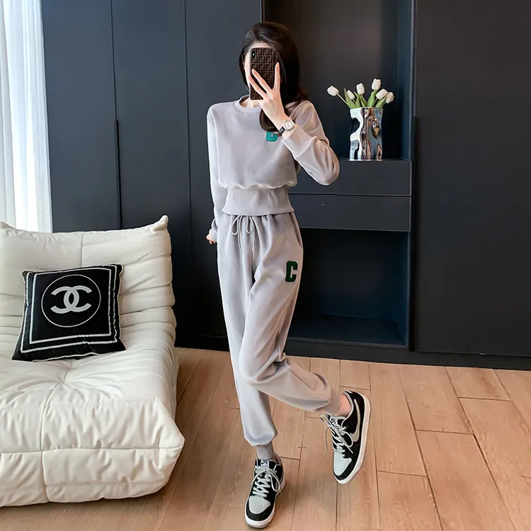 修身显瘦时尚休闲套装女春秋新款气质网红圆领刺绣高级感卫衣套装