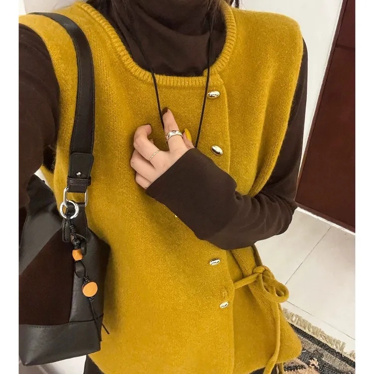 【爆】秋季新款小香风高级感系带针织马甲背心女宽松时尚毛衣外套秋