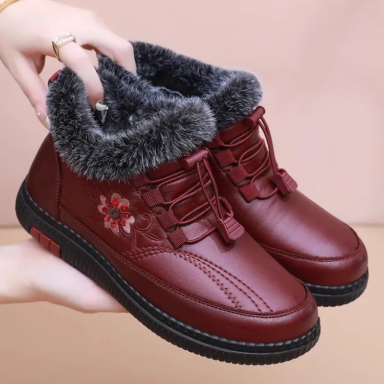 老北京布鞋女冬季加绒保暖中老年妈妈鞋新款防水防滑软底老人棉鞋