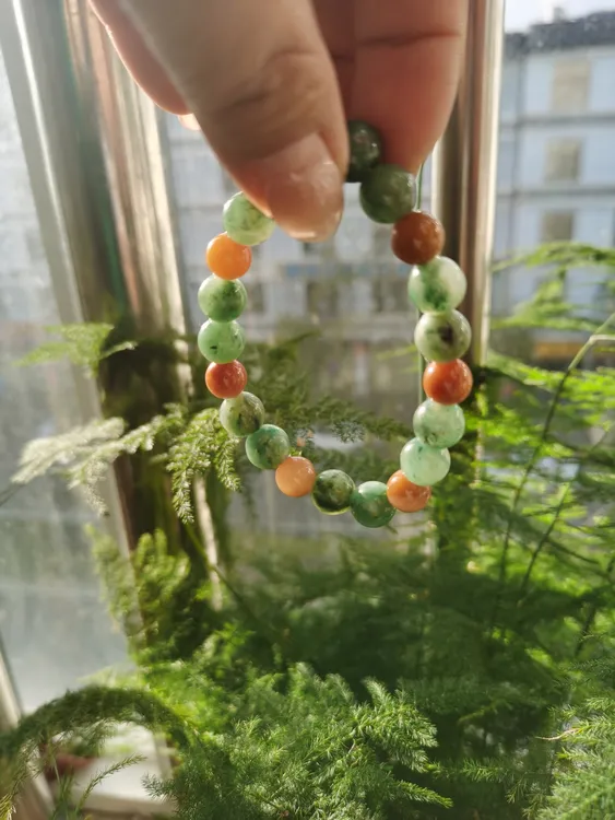 天然的非洲翠手链