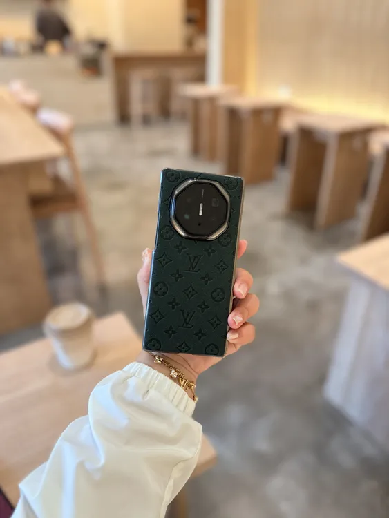 适用于华为Mate XT/XTs三折叠 皮革字母折叠手机壳时尚字母单后壳