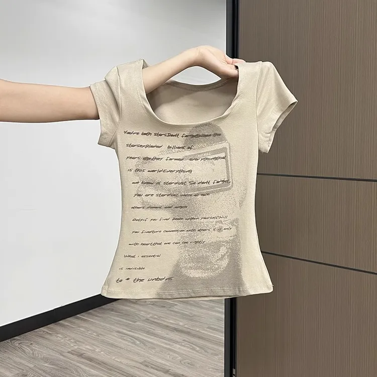 美式正肩U领露锁骨辣妹短袖T恤女2025夏季设计感收腰短款印花上衣