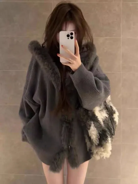 轻奢感牛角扣毛领拼接连帽毛衣慵懒氛围感宽松针织上衣灰色秋冬