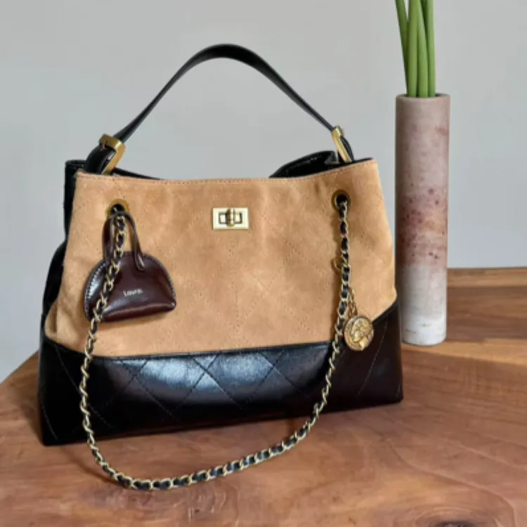 劳拉新品漫步巴黎磨砂牛皮手提托特包高级感老钱风斜挎包5700