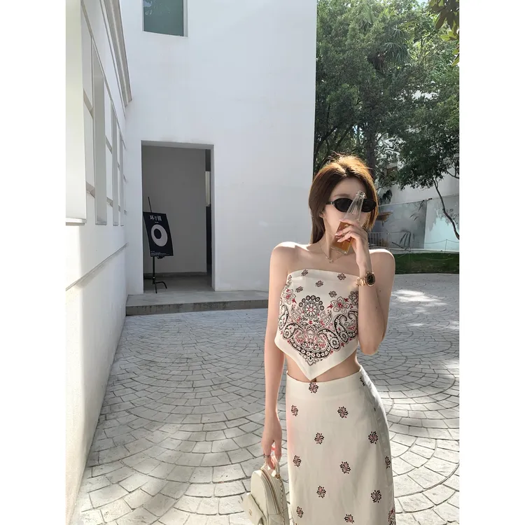 【夏日时髦精】法式时尚设计感抹胸丝巾无袖上衣女配百搭半身裙套装