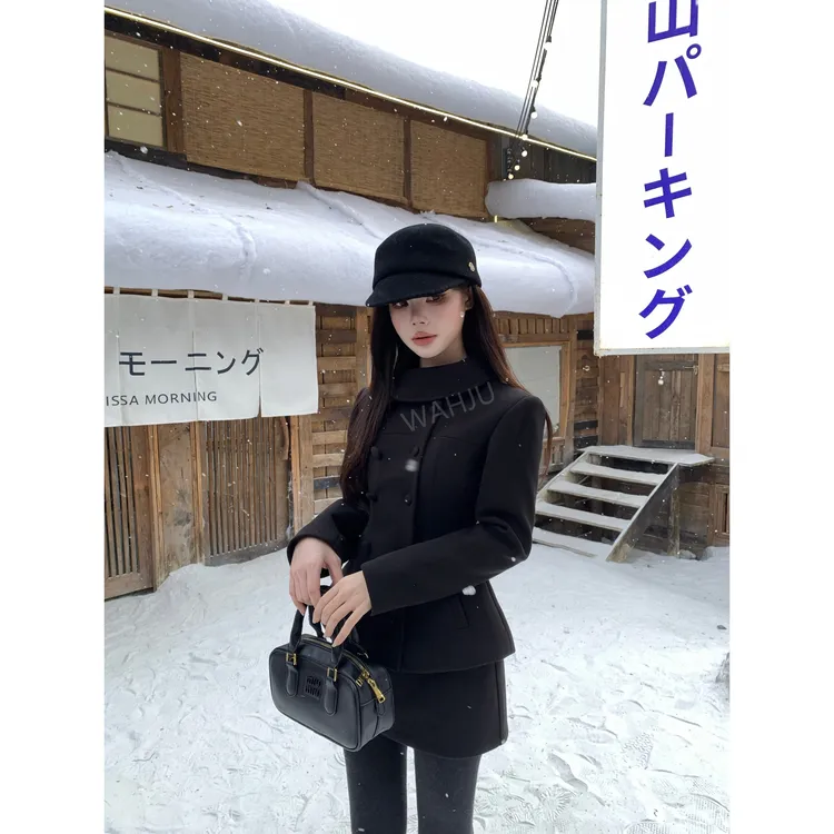 画解WAHJU【智秀感】秋冬时尚设计感收腰毛呢黑色外套半裙9921W