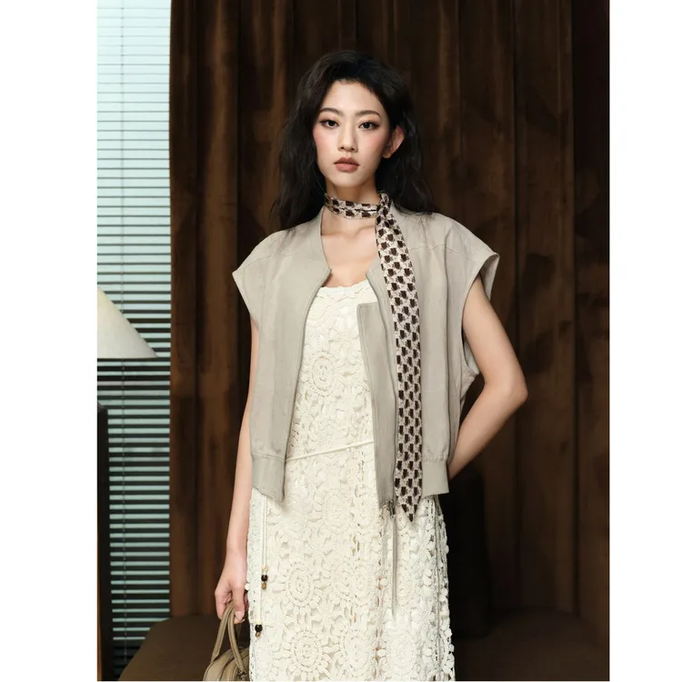 W.Diva【小巷旧梦】亚麻品质圆领短款拉链背心休闲马甲女2C2542097