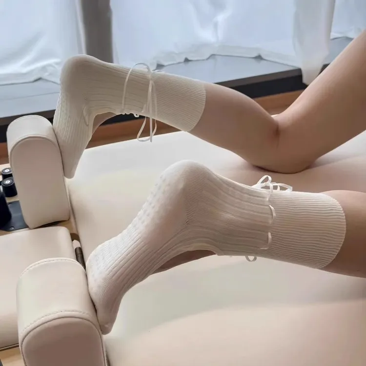 瑜伽袜夏季miu系芭蕾风丝带长袜普拉提专用袜硅胶防滑健身运动袜