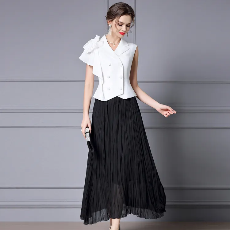 枝荔巨好看的连衣裙女2025新款夏装御姐风假两件收腰百褶裙子长款