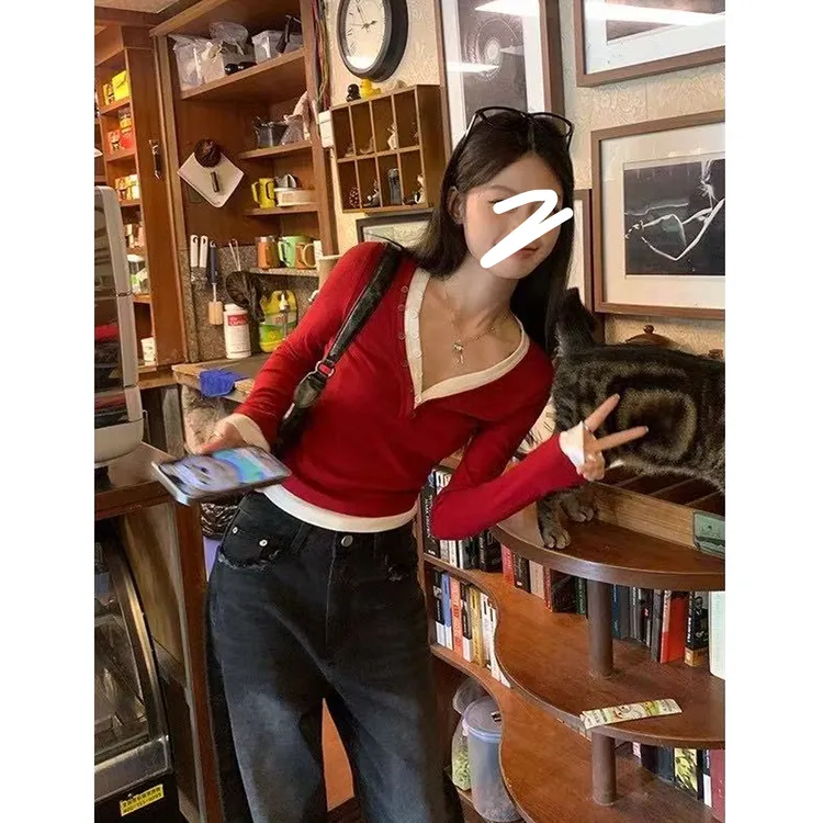 【慕斯绒】2025秋冬V领新款拼接假两件长袖t恤女显瘦内搭上衣7126