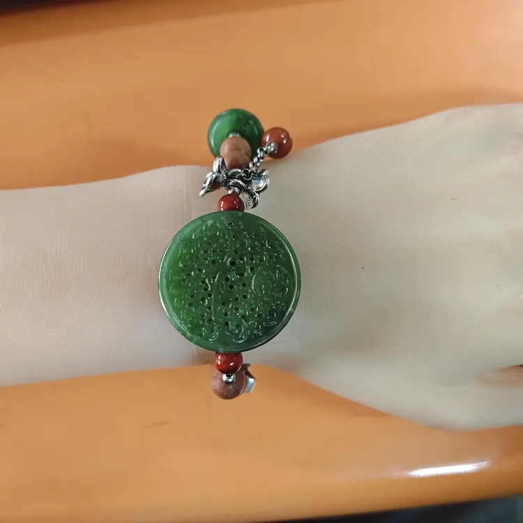 ［00115］天然和田玉碧玉镂空福字精雕香囊原创设计精美手链