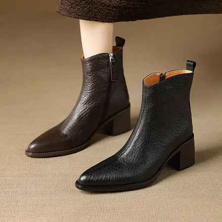 头层羊皮尖头百搭短靴靴子时尚粗跟秋冬新款复古中跟真皮高跟马丁