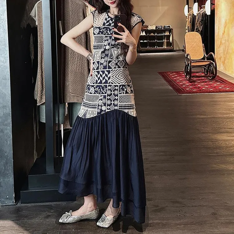 连衣裙子2025新今年流行初夏穿搭独特漂亮掐腰裙