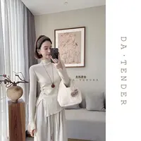 DA·Tender【奶霜半高领针织打底】别致小扣收腰纯欲开叉设计