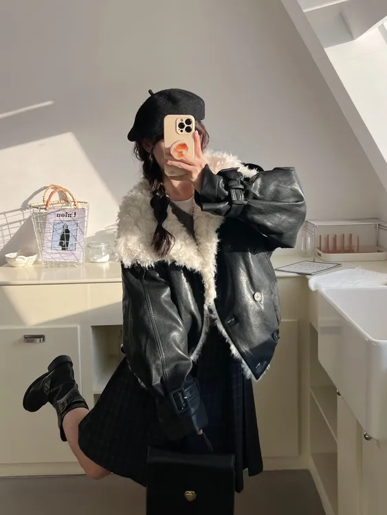 "一夜的桂花树" 蓬松保暖羊羔毛短款皮外套女加厚翻领派克服冬ins
