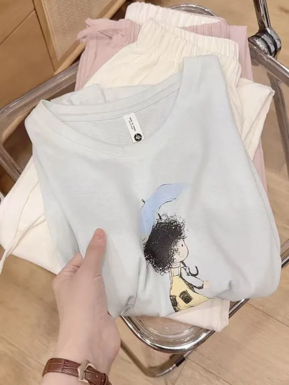 七言家巨好看！韩国馆浅豆绿卷发雨伞女孩柔软洋气短袖@