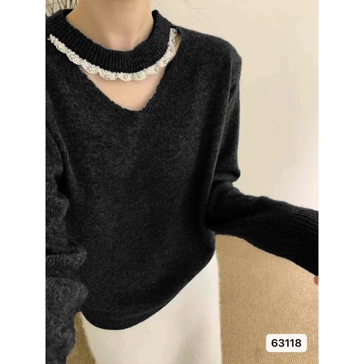 63118韩系设计感蕾丝拼接镂空挂脖长袖针织衫气质上衣