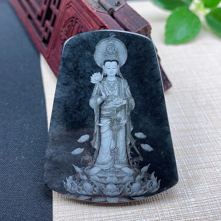 缅甸天然翡翠A货激光雕刻12生肖马大势至守护神观音无事牌吊坠