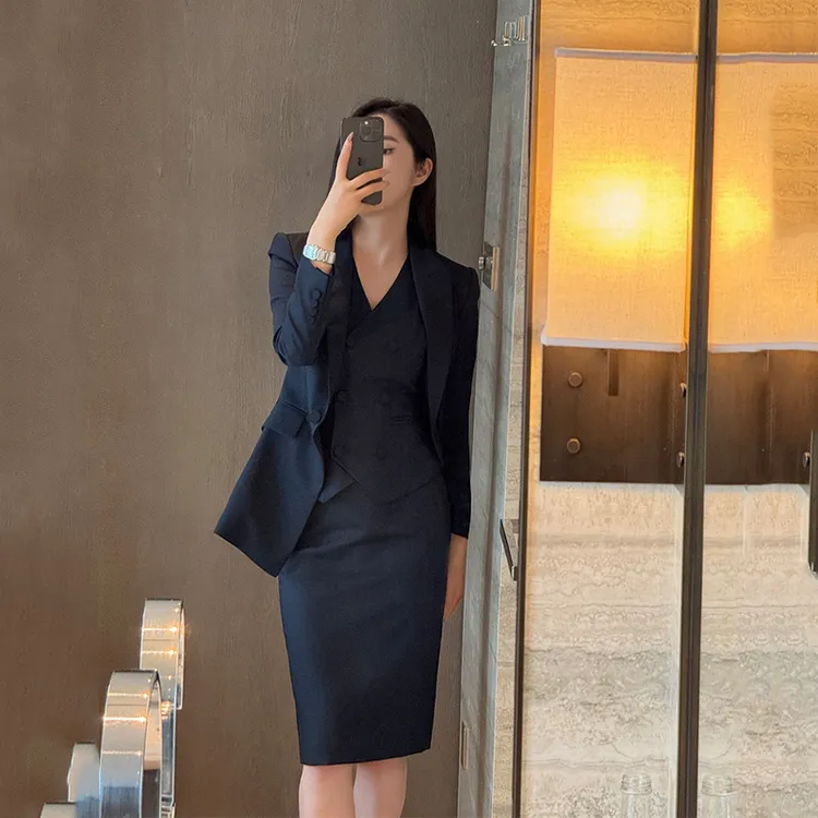 春季新款2025年精英藏青色修身显瘦西装套装女马甲半身裙三件套