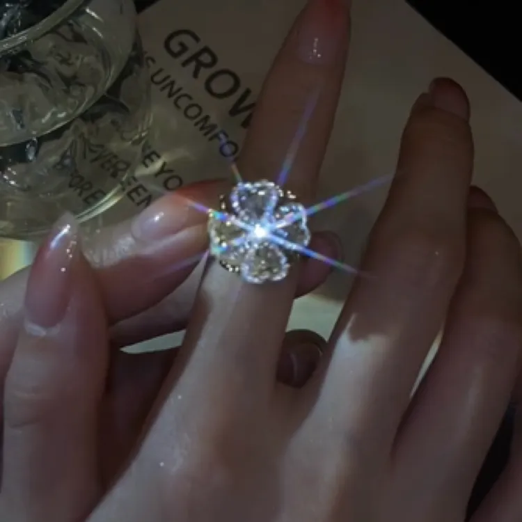 铜合金锆石戒指 气质轻奢时尚旋转精致镶钻满钻超闪百搭可调节