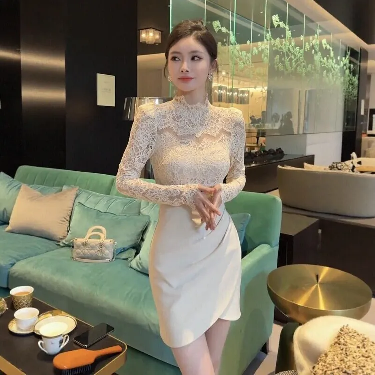 2025秋冬装新款巨好看韩系洋气蕾丝拼接短裙法式高级感收腰连衣裙