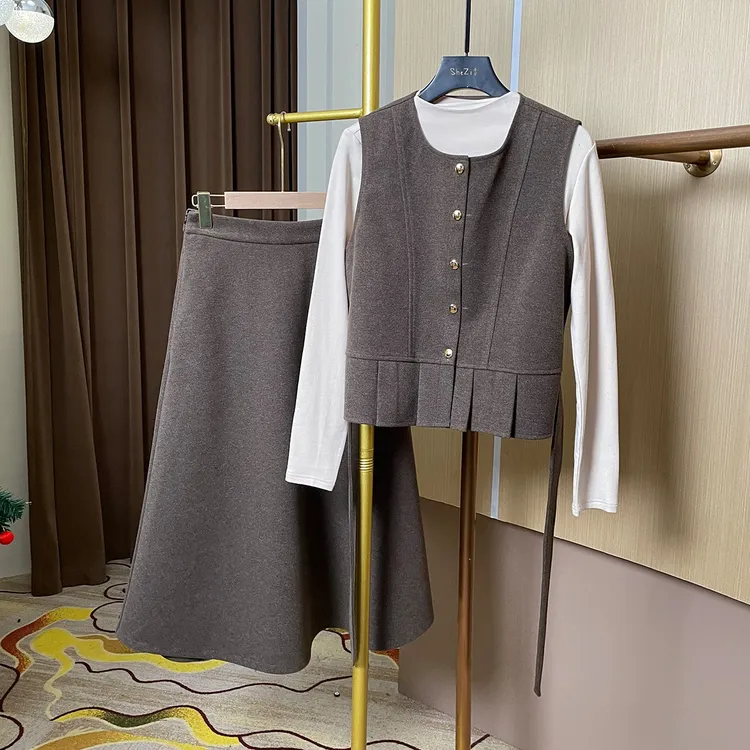 奢姿【森木微澜】大码女装2025冬季胖mm背心搭简约内搭半身裙三件套