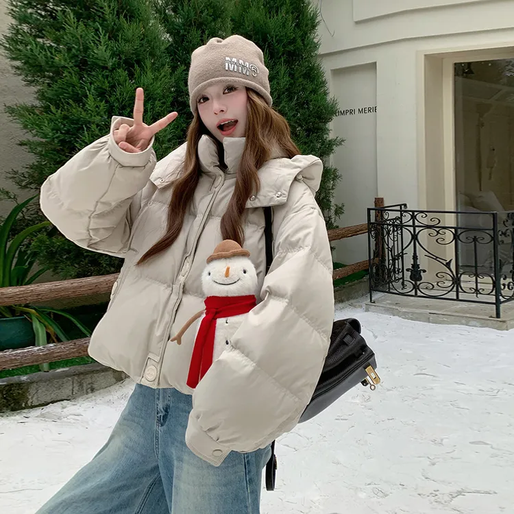米色按扣短款高级感羽绒服2025新款女冬韩版学院风连帽面包服外套