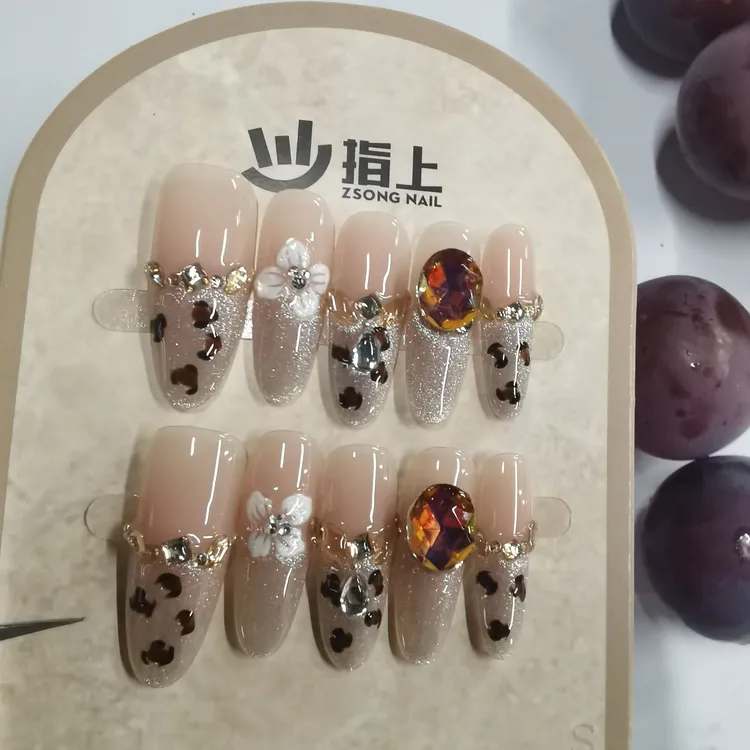 (钻耀豹姿）手工穿戴甲可拆卸爆款气质美甲贴蓝色爆闪穿戴式重工