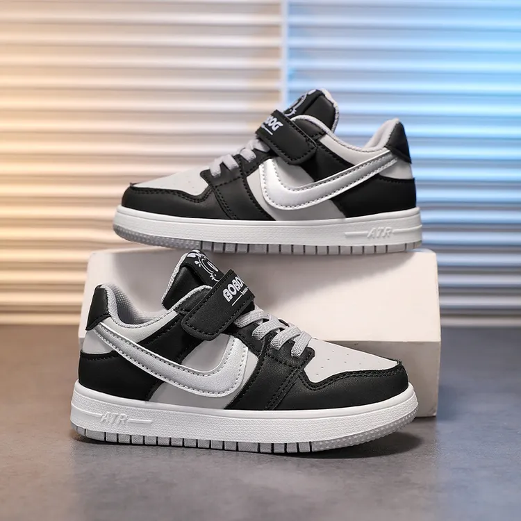 巴布豆男童板鞋春秋爆款皮面防水中大童时尚童鞋儿童休闲运动鞋子