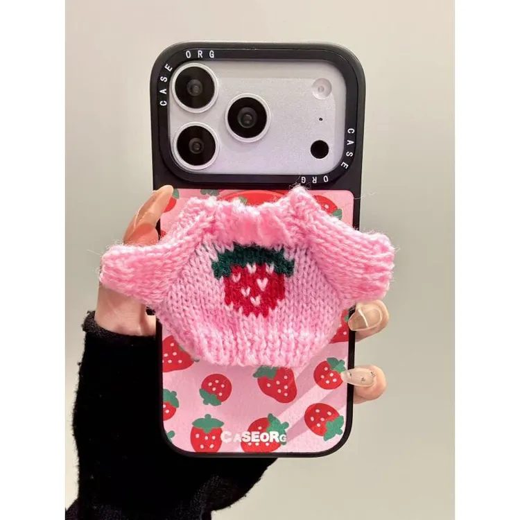 童趣创意格草莓毛衣磁吸适用iphone17promax苹果16pro手机壳15pro