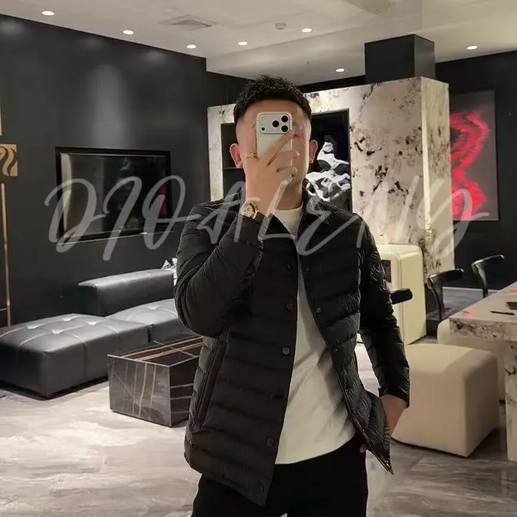 【帅老板】9879冬季爆款简约百搭新国标90白鸭绒翻领轻薄羽绒服