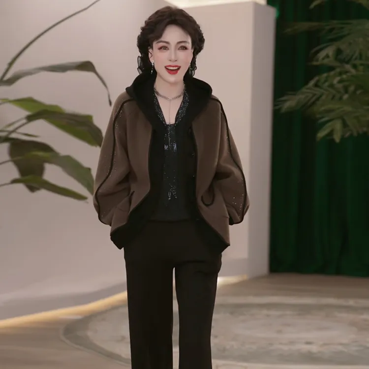 2025秋冬新款中老年妈妈装连帽外套宽松大码妈妈装时尚休闲上衣