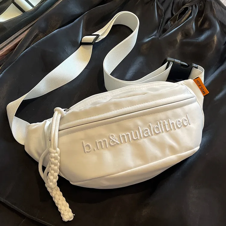 运动斜挎骑行胸包女2025新款腰包女式潮小众单肩包男款潮牌小挎包