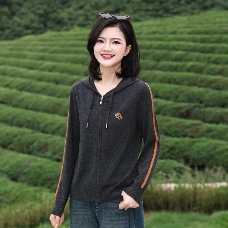 枫竺阿楠anan休闲连帽抽绳撞色全羊毛针织开衫女秋季上衣出游服装